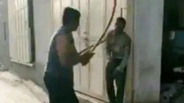 گجرات: چوری کے الزام میں دلت نوجوان کا پیٹ پیٹ کر قتل