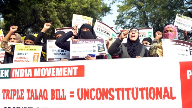 تین طلاق پر آرڈیننس کی تیاری، مودی حکومت کی تاناشاہی ذہنیت کی عکاس