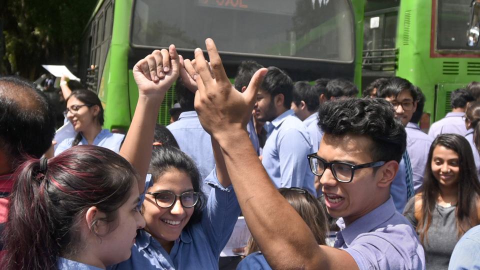 سی بی ایس ای: 12ویں کلاس کے نتائج کا اعلان، cbseresults.nic.in پر چیک کریں