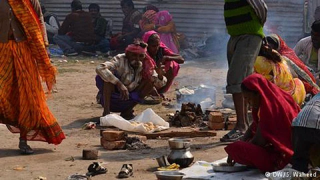 امریکہ سے ‘ٹریڈ وار’ کے چکر میں غریبوں کا جینا محال