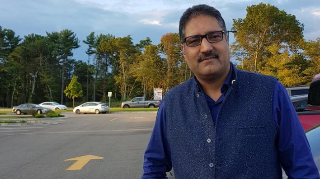 لکھتے رہے جنوں کی حکایات خوں چکاں
