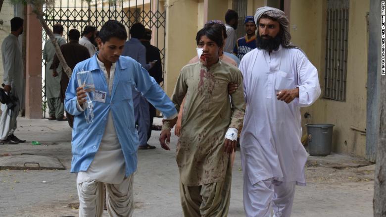 پاکستان: خودکش حملہ میں 128 افراد ہلاک، آئی ایس نے ذمہ داری قبول کی