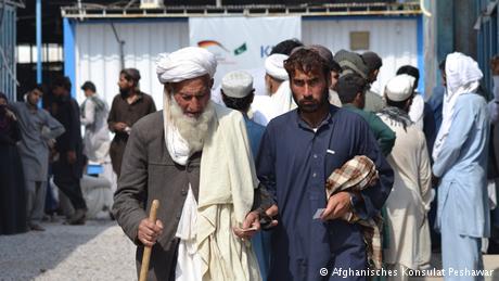 پاکستان: افغان مہاجرین کو مزید تین ماہ کی مہلت