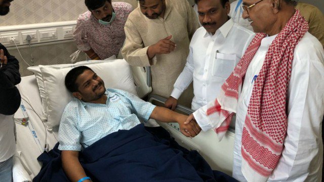پٹرول پمپ کا نام بدل کر ’پی ایم وصولی کیندر‘ رکھنا کیسا ہوگا... ہاردک کا طنز