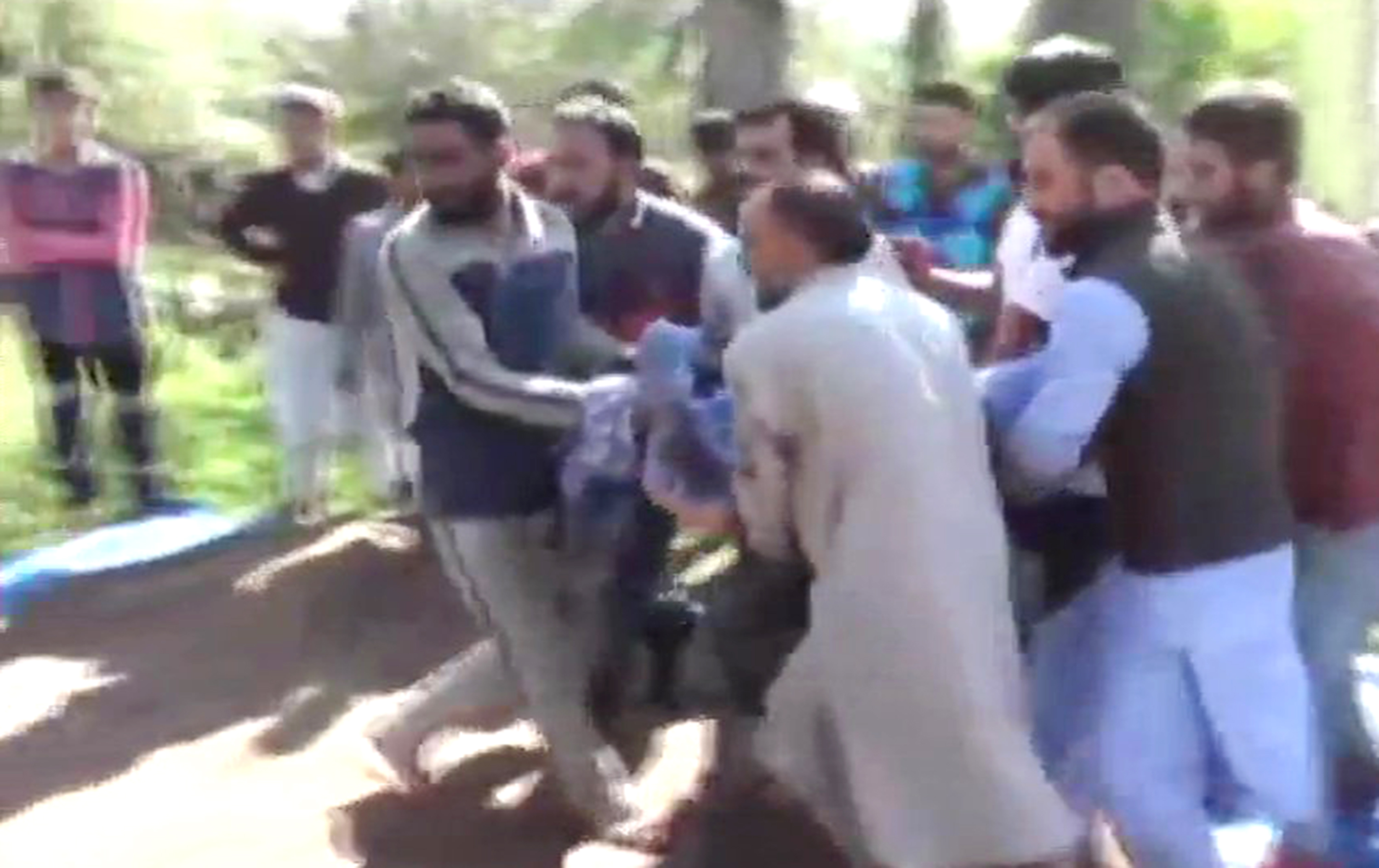 جنوبی کشمیر میں 4 پولس اہلکاروں کا اغوا، تین کی لاشیں برآمد
