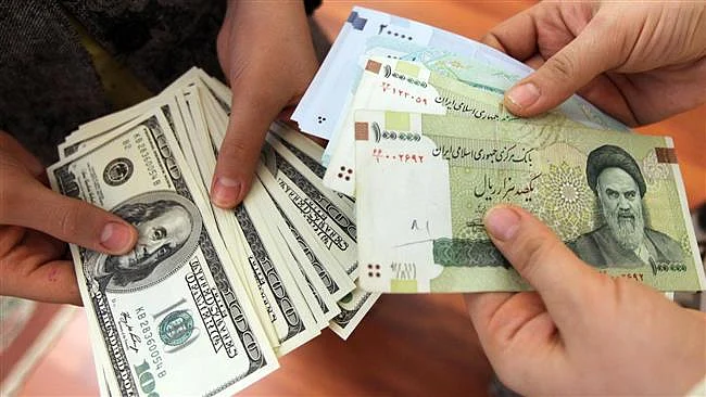 ایرانی کرنسی کا سنگین بحران، ایک ڈالر کی قیمت 1.28 لاکھ ریال