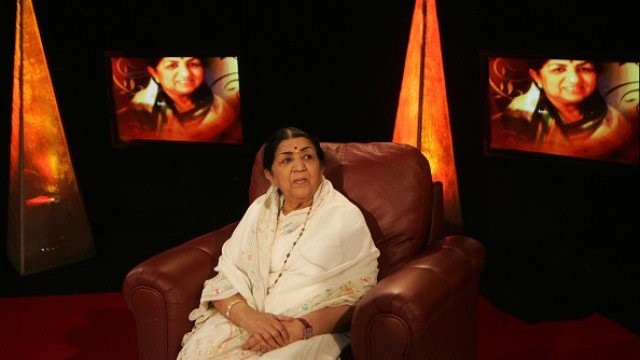 ’گیت خاموش ہو گئے اور موسیقی کا محل خالی ہو گیا‘ لتا منگیشکر کو تلنگانہ کے وزیر اعلیٰ کا خراج