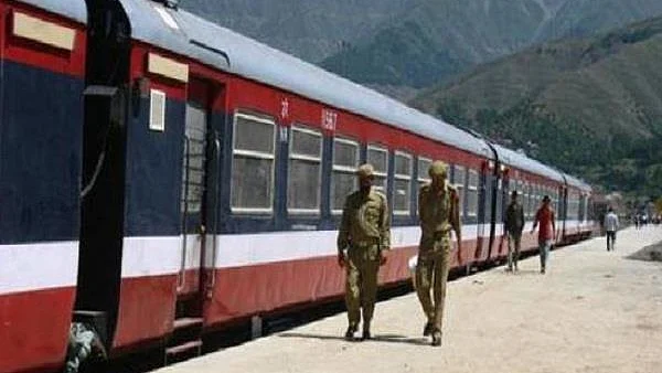 ریلوے کو پوری طرح پرائیویٹ ہاتھوں میں دینے کی تیاری مکمل، مودی حکومت کی پیش قدمی