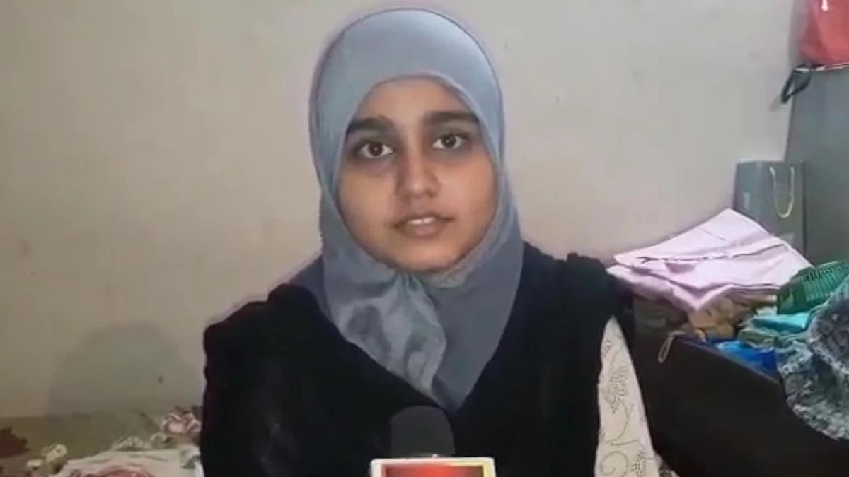 اتر پردیش: حجاب پہننے والی خاتون ٹیچر کو استعفیٰ دینے کے لیے کیا گیا مجبور
