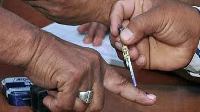 یو پی: چھٹے مرحلے میں اکھلیش، مینکا سمیت کئی سینئر لیڈروں کے وقار کی جنگ