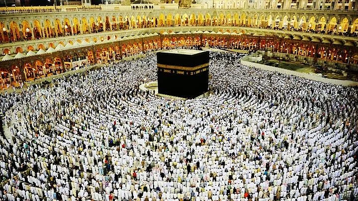 سعودی عرب: ماہ ربیع الاول میں تقریباً 14 لاکھ زائرین نے عمرہ کی سعادت حاصل کی