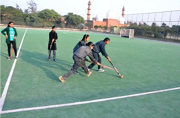 اے یم یو کی تاریخ میں پہلی بار ہاکی کھیلیں گی طالبات