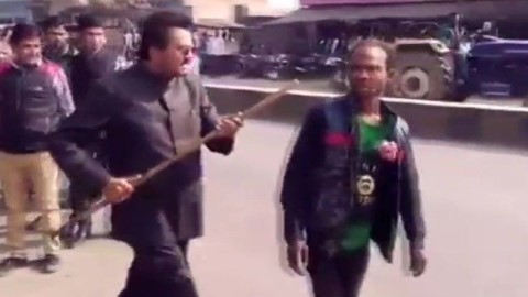 معذور نے کہا اکھلیش کو دونگا ووٹ، بی جے پی رہنما نے کہا ’منہ میں گھسا دونگا لٹھ‘