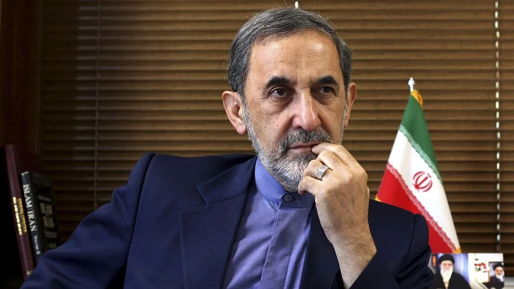 ایران میں علی اکبر ولایتی کے خلاف طلباء کا احتجاج