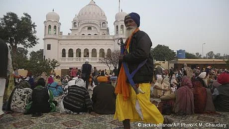 سوامی کی کرتار پور راہداری نہ کھولنے کی وکالت، کانگریس نے بی جے پی، اکالیوں کو گھیرا