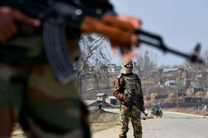 جموں وکشمیر: سی آر پی ایف اہلکار نے کیا 3 ساتھیوں کا قتل، خود پر بھی چلائیں گولیاں