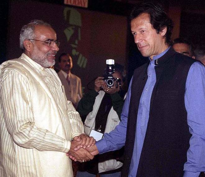 بلّی تھیلے سے باہر، بی جے پی کے جیتنے پر پاکستان میں چھوٹیں گے پٹاخے!