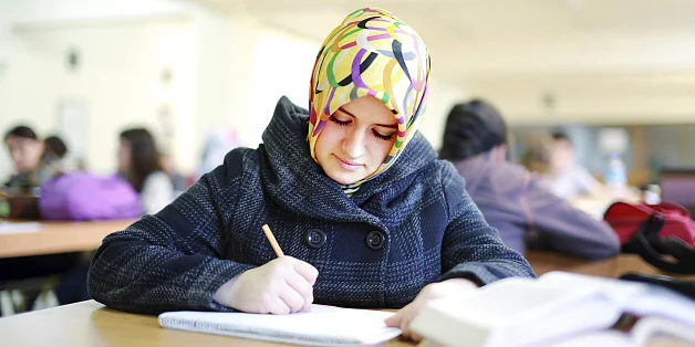بچیوں کی تعلیم و تربیت کے ساتھ ان کے تحفظ پر بھی دھیان دیں