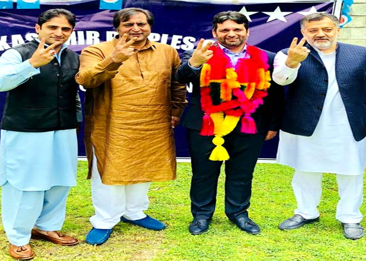 سری نگر میونسپل کارپوریشن کے ڈپٹی میئر شیخ عمران پیپلز کانفرنس میں شامل