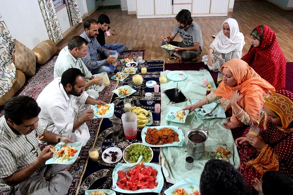 دستَر خوان رَمضان: کشمیر میں حبہ کدل کے اَچار کی دھوم