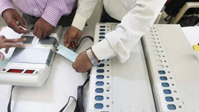 عام انتخابات 2019 کے نتائج مشکوک! 145 سبکدوش افسروں کا الیکشن کمیشن کے نام کھلا خط