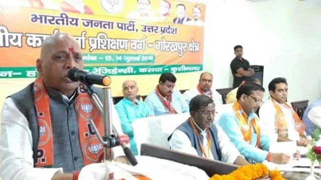 ’’پارٹی لائن سے بھٹکنے والوں کا حشر اڈوانی جیسا ہوگا‘‘