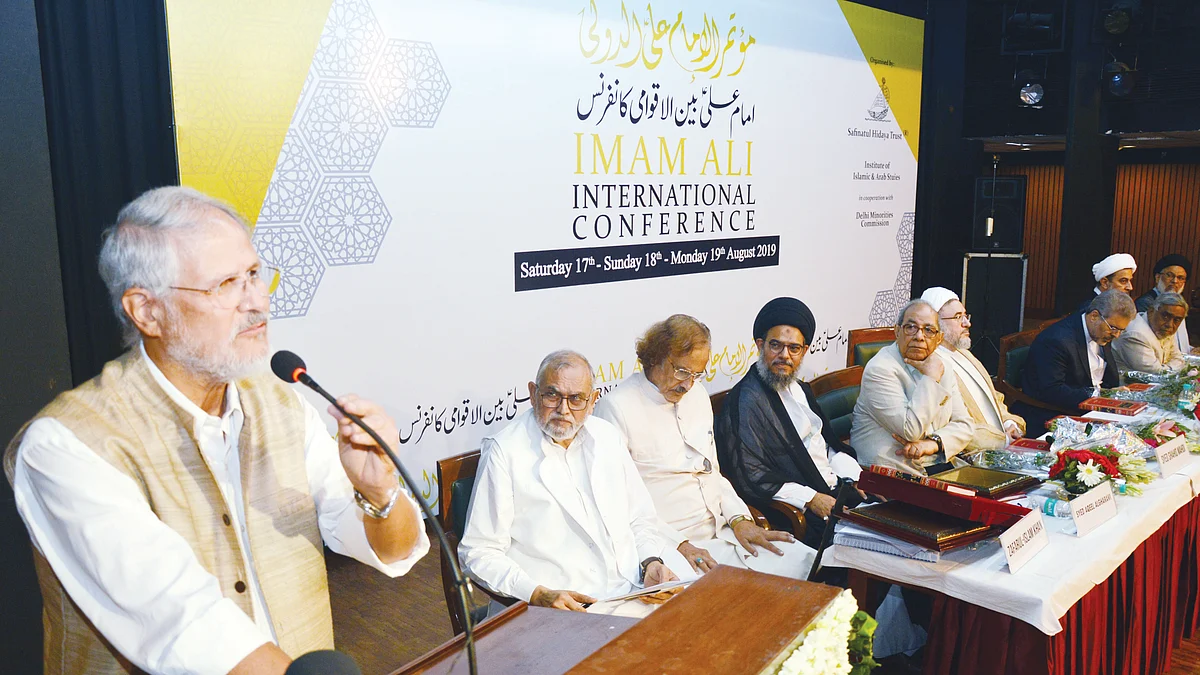پوری عالم انسانیت کے لئے نجات دہندہ ہیں حضرت علیؑ کی تعلیمات