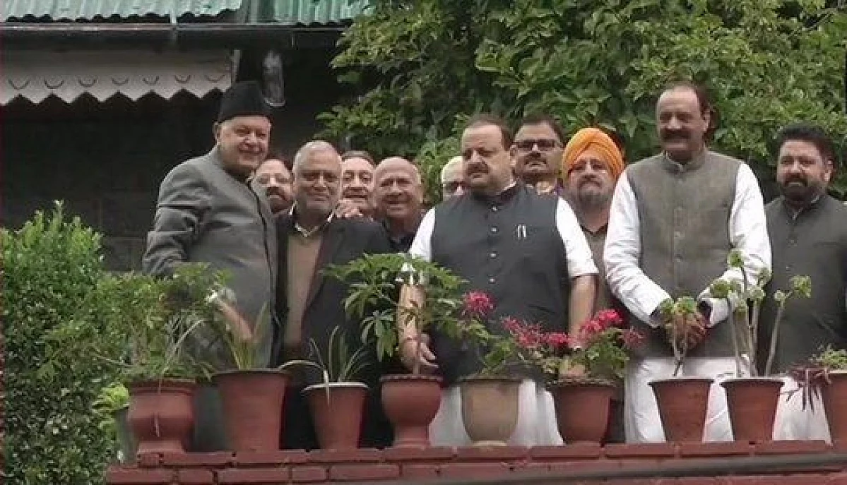 پی ڈی پی کا وفد محبوبہ سے آج نہیں ملے گا، نیشنل کانفرنس بلدیاتی انتخابات میں حصہ نہیں لے گی