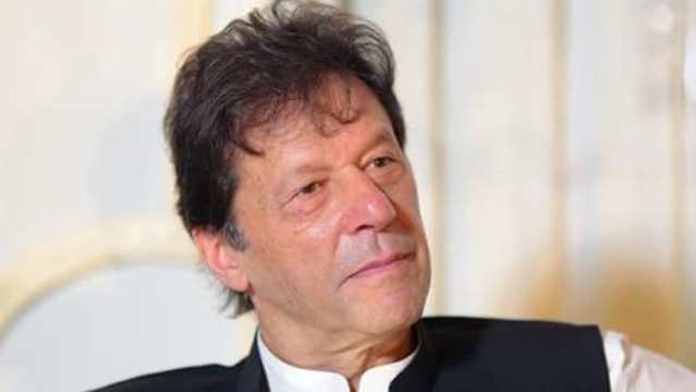 پاکستان: عمران خان کی حکومت خطرے میں، فوج ہوگی قابض؟