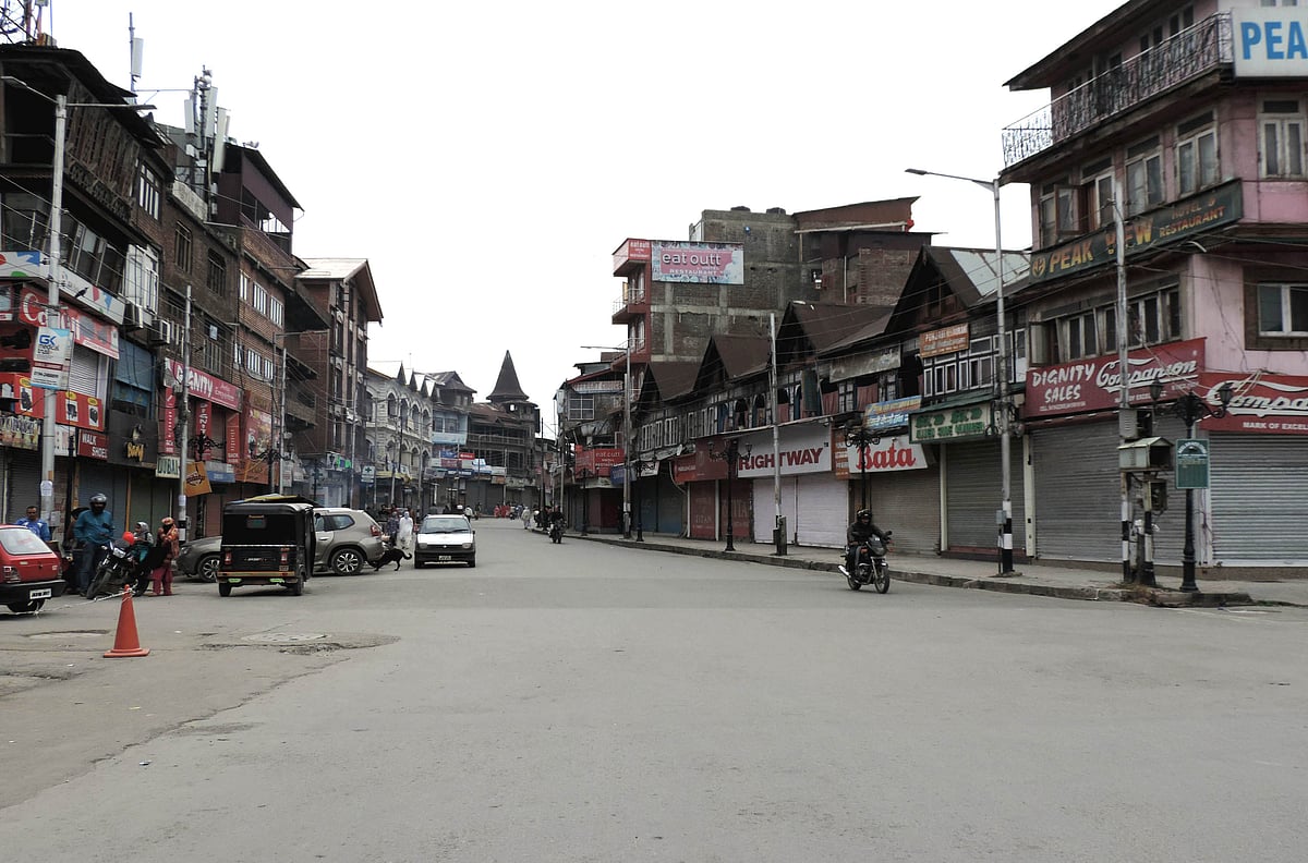 وادی کشمیر میں ہڑتال کا 74 واں دن، صورتحال جوں کی توں