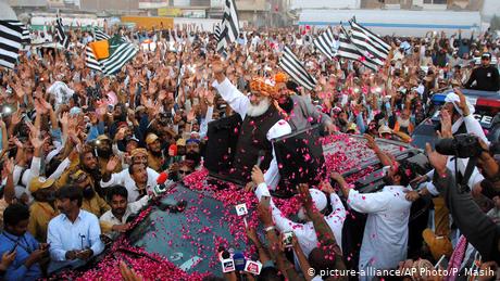 ڈیڈ لائن گزر بھی گئی: مولانا فضل الرحمٰن کا اگلے قدم پر غور