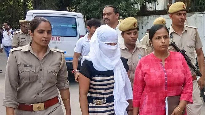 چنمانند پر الزام لگانے والی قانون کی طالبہ کو امتحان دینے سے روکا گیا
