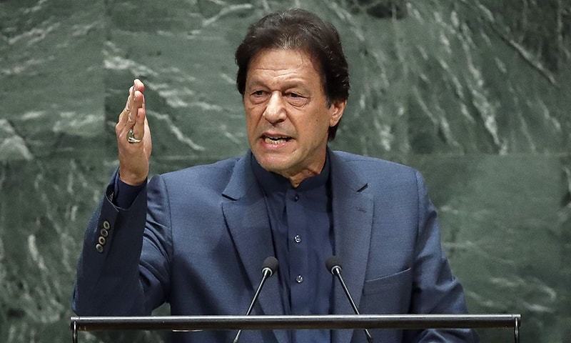 پاکستان کی غربت سے عمران ہوئے پریشان، کہا ’اس طرح نہیں ہو پائے گی ترقی‘