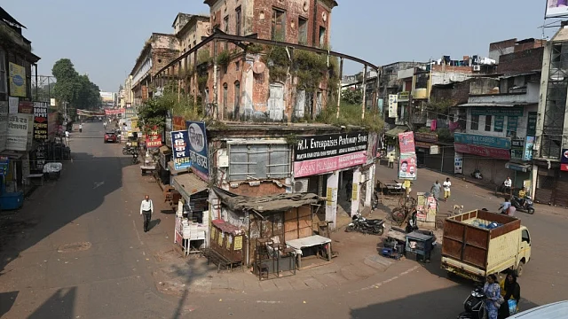 کیا مسجد کے لیے 5 ایکڑ زمین متنازع مقام سے 4 کلو میٹر دور واقع گاؤں میں دی جائے گی!