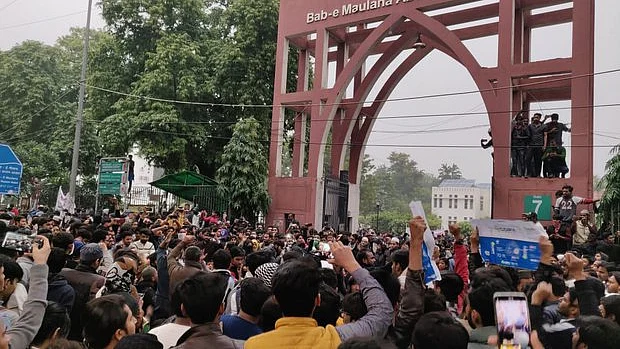 جامعہ کی چِنگاری جو شعلہ بن گئی... سہیل انجم