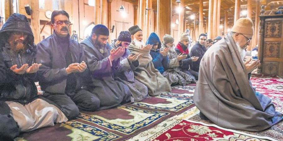 مسجدوں میں نہ جائیں، گھروں میں اہل خانہ کے ساتھ باجماعت نماز ادا کریں: شریعہ کونسل