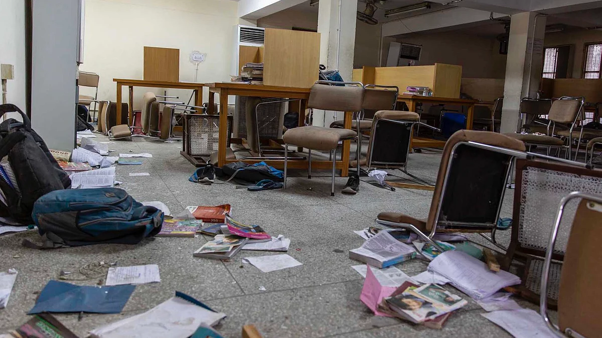 جامعہ-اے ایم یو طلبہ کو فوری راحت سے انکار! اعلیٰ عدالتوں کا پولیس اور حکومت سے جواب طلب