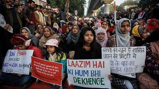 لازم ہے کہ ہم بھی دیکھیں گے...سہیل انجم