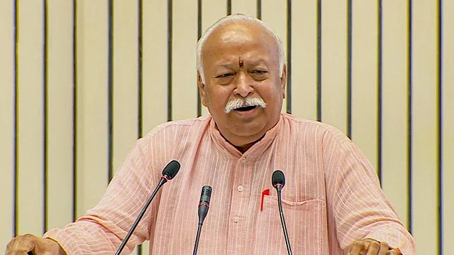 مشکل میں آر ایس ایس سربراہ بھاگوت، ملک سے غداری کا معاملہ ہو سکتا ہے درج!