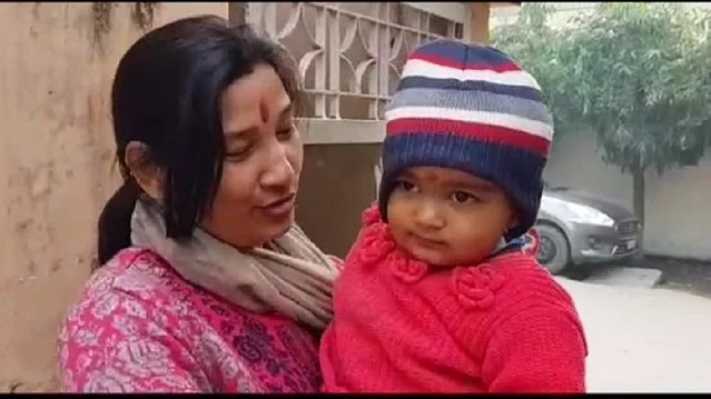 CAA: معصوم ’چمپک‘ کے چہرے پر لوٹی خوشی، 7 منٹ کی تاخیر کے سبب ماں کو ایک دن بعد ملی رہائی