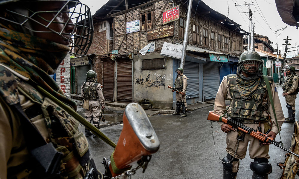 کشمیر: سرکاری انٹرنیٹ مراکز رشوت کے اڈوں اور اذیت خانوں میں تبدیل