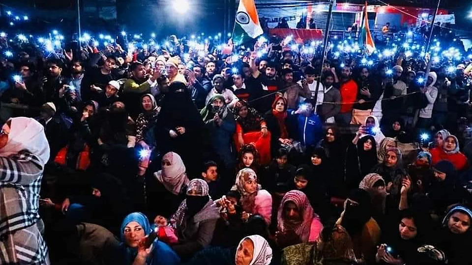شاہین باغ میں خواتین کے جلائے ’چراغ‘ نے ملک میں روشن کیے کئی ’شاہین باغ‘