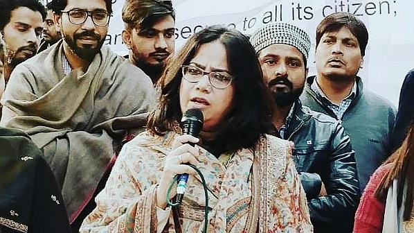 جامعہ-جے این یو طلباء کے سامنے میری تکلیف کچھ بھی نہیں، شاہین باغ دھرنے سے صدف جعفر کا بیان
