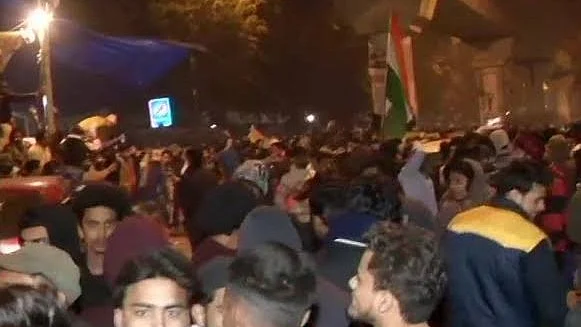 جامعہ میں پھر فائرنگ، ایف آئی آ ر درج