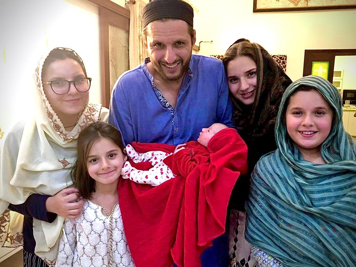 شاہد آفریدی کے گھر پانچویں بیٹی کی پیدائش