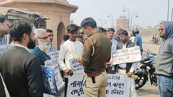 یو پی: سی اے اے مخالف پرچہ تقسیم کرنے پر میگسیسے ایوارڈ یافتہ سندیپ پانڈے گرفتار