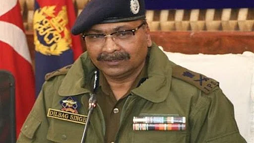کشمیر: سفری تاریخ چھپانے والے سماج کو خطرے میں ڈال رہے ہیں، پولیس سربراہ