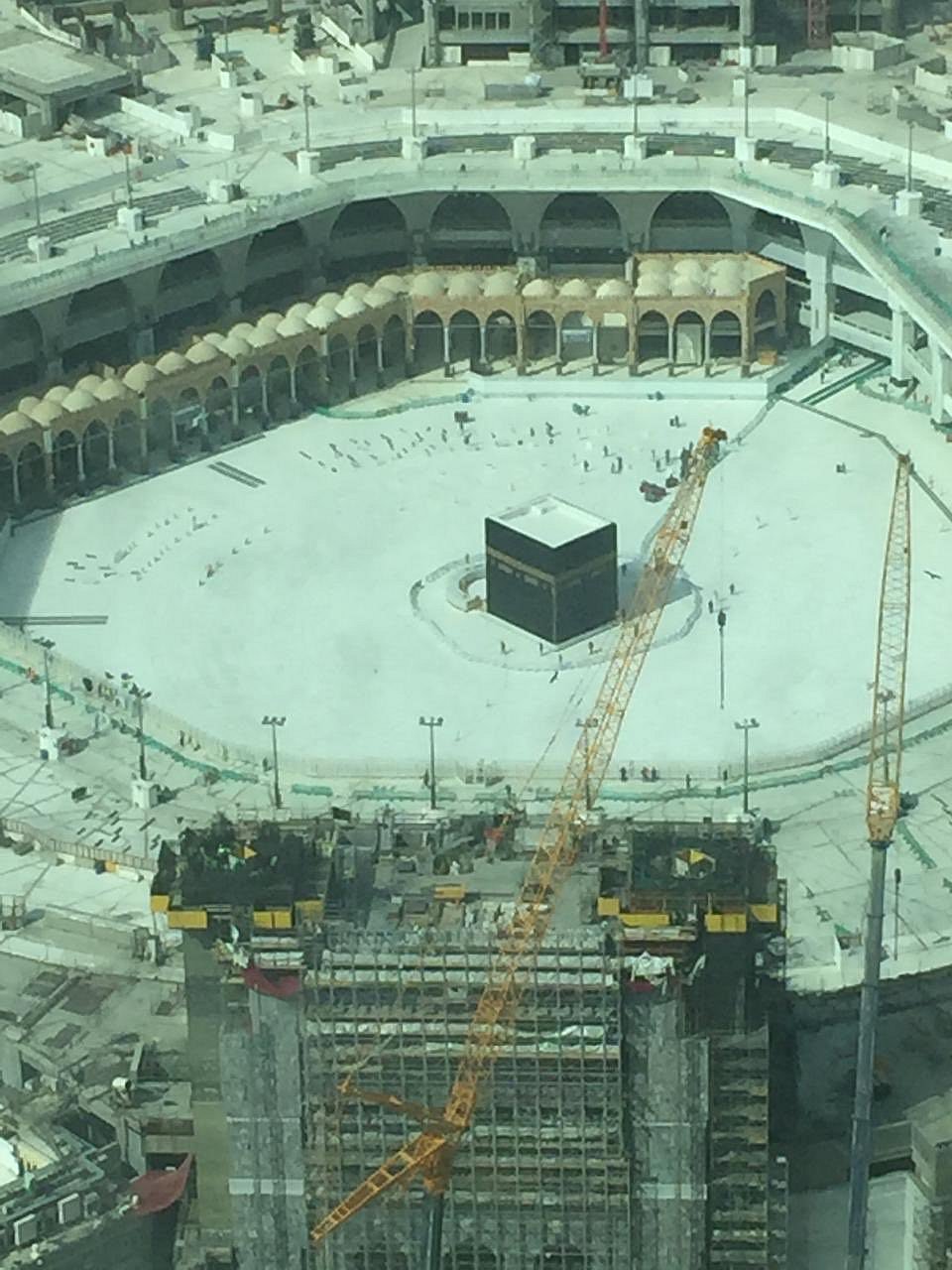 کورونا وائرس: کعبۃ اللہ کا مطاف صفائی کے لیے مکمل خالی