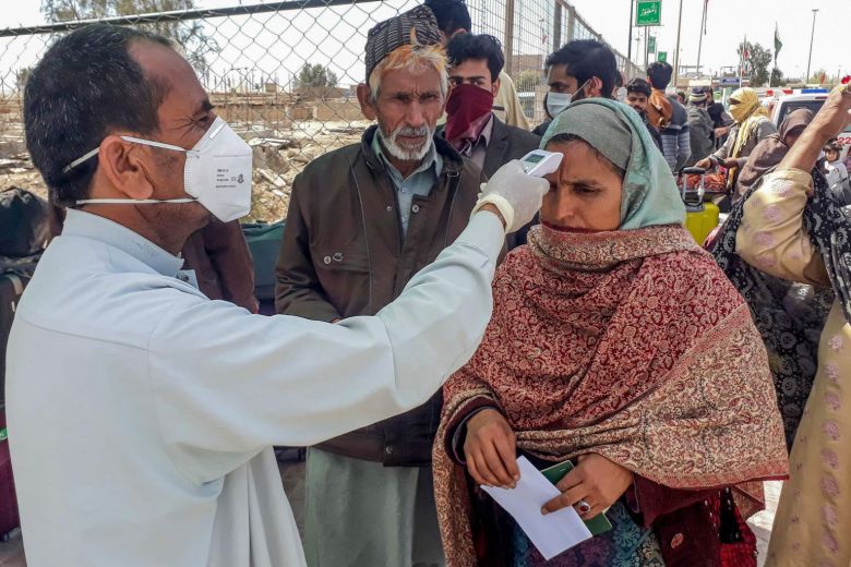 پاکستان میں کورونا وائرس سے پہلی موت، 24 گھنٹوں کے دوران کیسوں میں چار گنا اضافہ