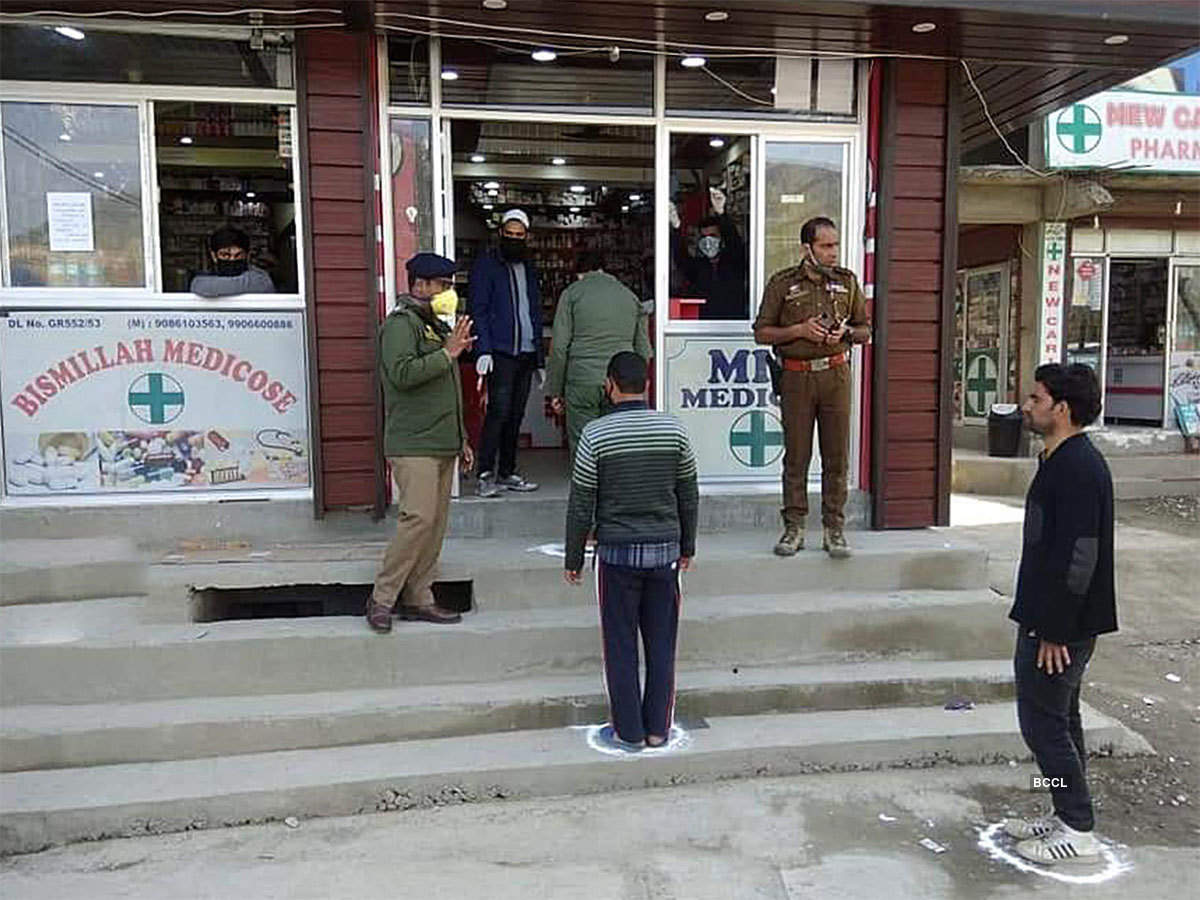 کشمیر: لاک ڈاؤن کا شاخسانہ، گوشت اور سبزیاں سونے کے بھاؤ!